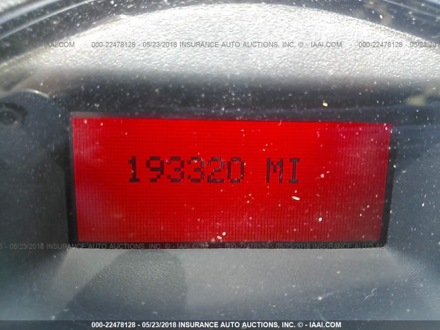 2G2WP552971153508 - 2007 PONTIAC GRAND PRIX SILVER photo 7