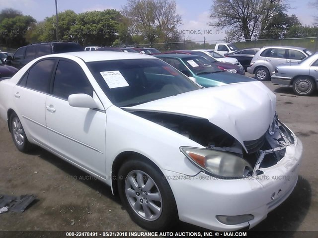 JTDBE32K530187542 - 2003 TOYOTA CAMRY LE/XLE WHITE photo 1