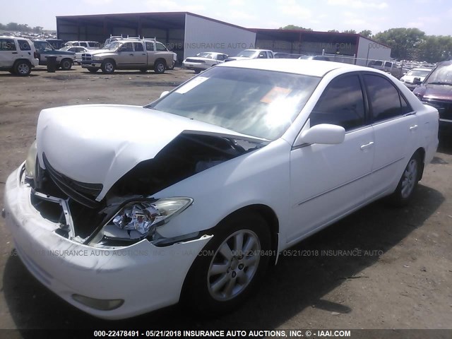 JTDBE32K530187542 - 2003 TOYOTA CAMRY LE/XLE WHITE photo 2