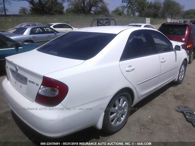 JTDBE32K530187542 - 2003 TOYOTA CAMRY LE/XLE WHITE photo 4