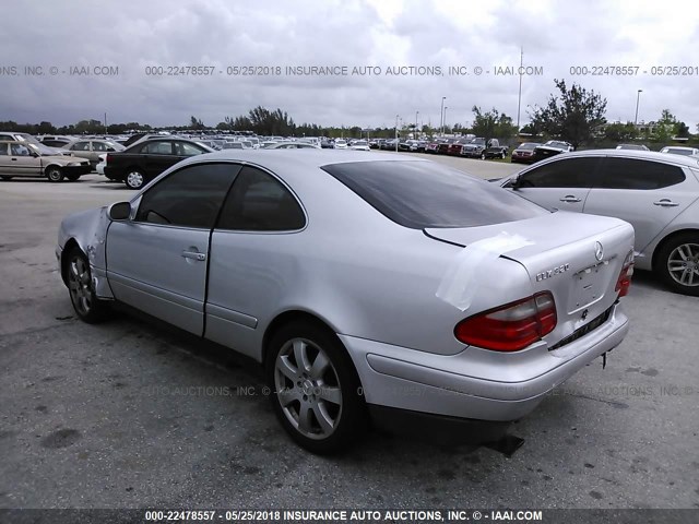 WDBLJ65G7WF025002 - 1998 MERCEDES-BENZ CLK 320 SILVER photo 3