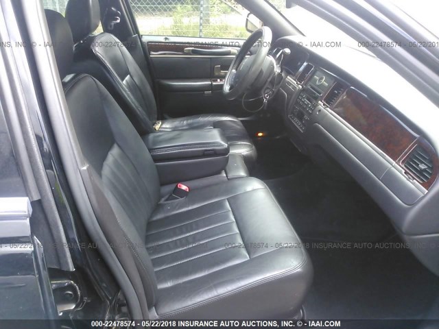 2LNBL8EV3AX620519 - 2010 LINCOLN TOWN CAR EXECUTIVE L BLACK photo 5