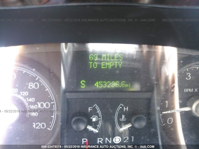 2LNBL8EV3AX620519 - 2010 LINCOLN TOWN CAR EXECUTIVE L BLACK photo 7