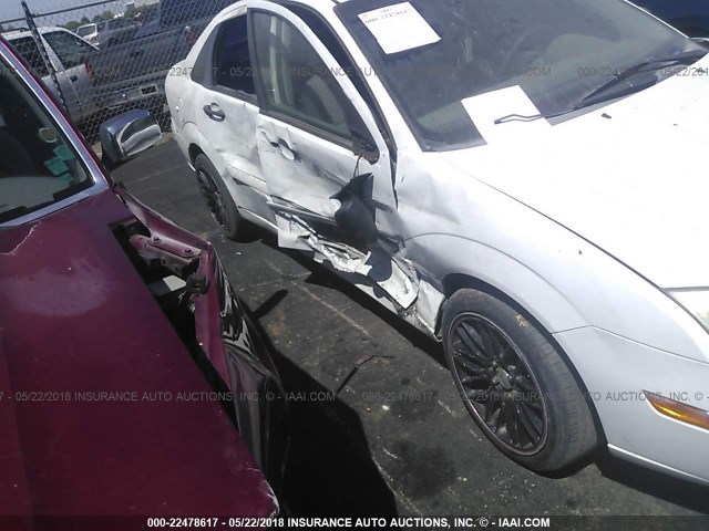 1FAFP34N67W110108 - 2007 FORD FOCUS ZX4/S/SE/SES 白色 照片 6