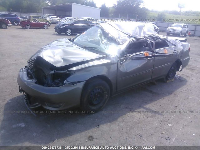 4T1BE32K66U737100 - 2006 TOYOTA CAMRY LE/XLE/SE ნაცრისფერი ფოტო 2