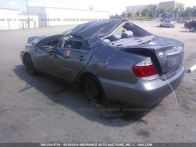 4T1BE32K66U737100 - 2006 TOYOTA CAMRY LE/XLE/SE ნაცრისფერი ფოტო 3