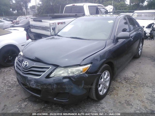 4T1BF3EK7AU568335 - 2010 TOYOTA CAMRY SE/LE/XLE 灰色 照片 2