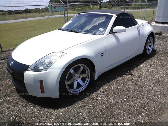 JN1AZ36A76M458375 - 2006 NISSAN 350Z ROADSTER WHITE photo 2