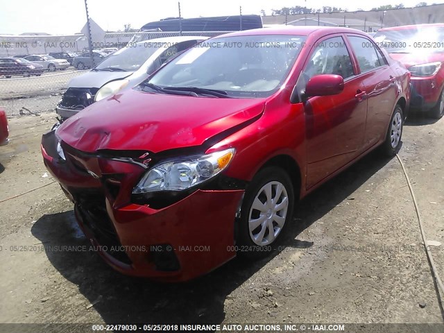 2T1BU4EE1DC065377 - 2013 TOYOTA COROLLA S/LE RED photo 2