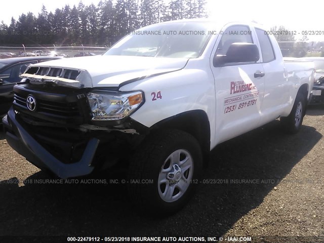 5TFUM5F19EX058349 - 2014 TOYOTA TUNDRA DOUBLE CAB SR/SR5 WHITE photo 2