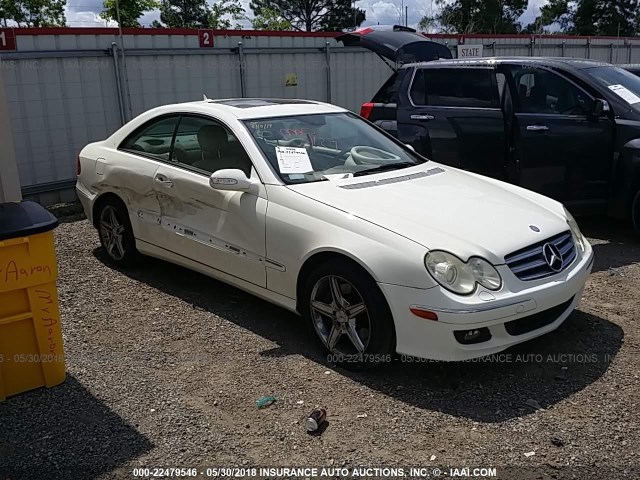 WDBTJ56H48F236906 - 2008 MERCEDES-BENZ CLK 350 WHITE photo 1