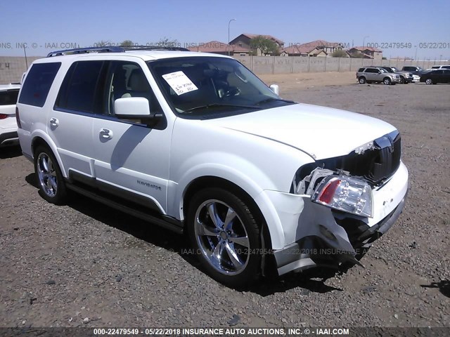 5LMFU27R93LJ37495 - 2003 LINCOLN NAVIGATOR WHITE photo 1
