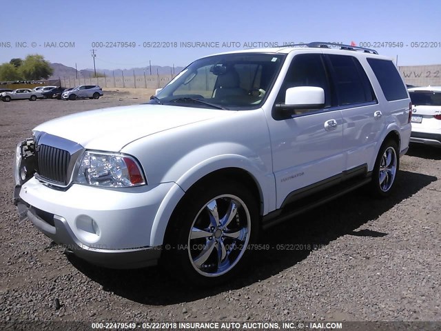 5LMFU27R93LJ37495 - 2003 LINCOLN NAVIGATOR WHITE photo 2