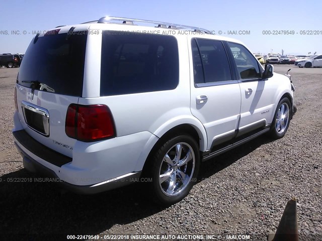 5LMFU27R93LJ37495 - 2003 LINCOLN NAVIGATOR WHITE photo 4