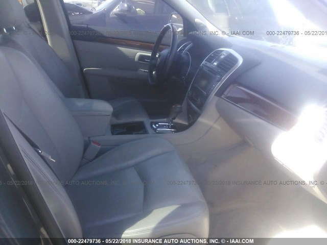 1GYEE63A970132290 - 2007 CADILLAC SRX GRAY photo 5