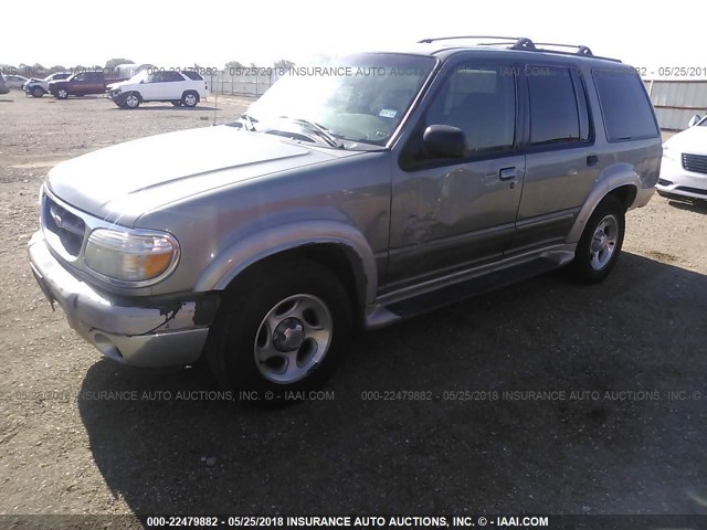 1FMDU74E3YZA63908 - 2000 FORD EXPLORER EDDIE BAUER GREEN photo 2