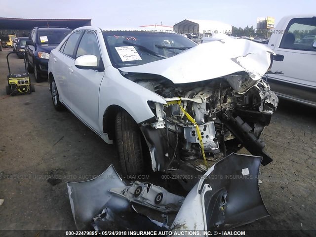 4T1BF1FK6DU644828 - 2013 TOYOTA CAMRY L/SE/LE/XLE 白色 照片 1