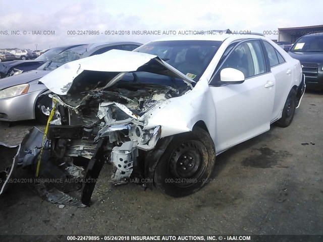 4T1BF1FK6DU644828 - 2013 TOYOTA CAMRY L/SE/LE/XLE 白色 照片 2