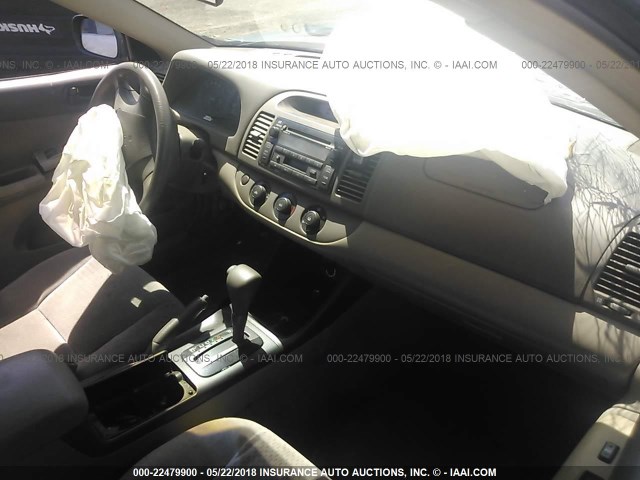 4T1BE32KX2U568323 - 2002 TOYOTA CAMRY LE/XLE/SE 灰色 照片 5