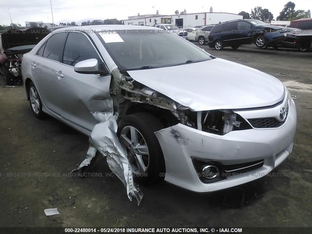 4T1BF1FKXCU107653 - 2012 TOYOTA CAMRY SE/LE/XLE SILVER photo 1
