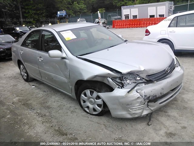 4T1BE32K94U822946 - 2004 TOYOTA CAMRY LE/XLE/SE ვერცხლისფერი ფოტო 1