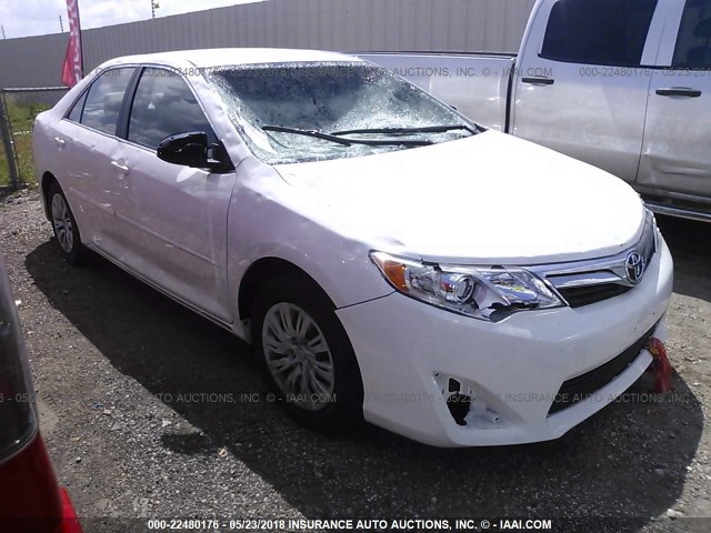 4T4BF1FK9ER378695 - 2014 TOYOTA CAMRY L/SE/LE/XLE 白色 照片 1