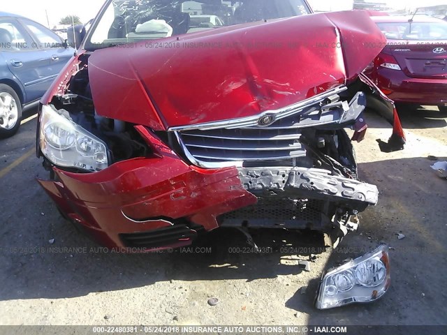 2A4RR4DE5AR142873 - 2010 CHRYSLER TOWN & COUNTRY LX RED photo 6