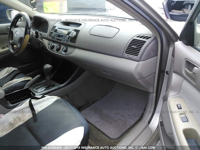 4T1BE32K84U799420 - 2004 TOYOTA CAMRY LE/XLE/SE 金色 照片 5