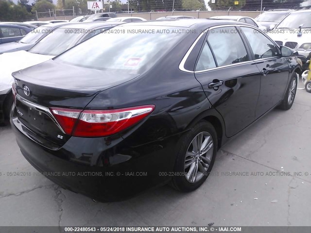 4T1BF1FK2FU039904 - 2015 TOYOTA CAMRY LE/XLE/SE/XSE BLACK photo 4