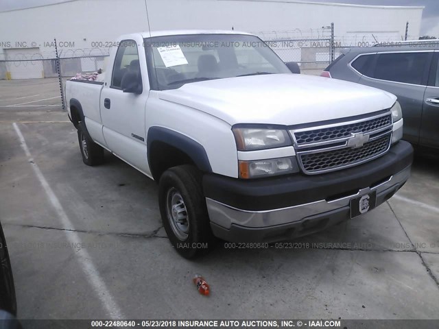 1GCHC24UX5E132499 - 2005 CHEVROLET SILVERADO C2500 HEAVY DUTY WHITE photo 1