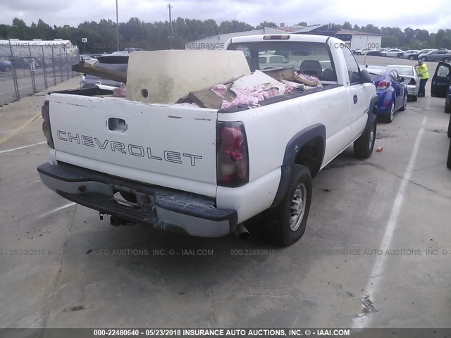 1GCHC24UX5E132499 - 2005 CHEVROLET SILVERADO C2500 HEAVY DUTY WHITE photo 4