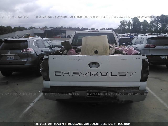 1GCHC24UX5E132499 - 2005 CHEVROLET SILVERADO C2500 HEAVY DUTY WHITE photo 8