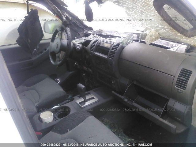 5N1AN08U86C509219 - 2006 NISSAN XTERRA OFF ROAD/S/SE WHITE photo 5