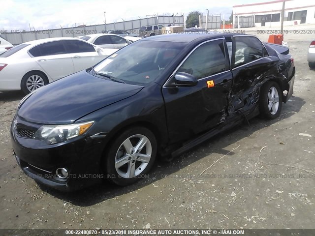 4T1BF1FK4DU275192 - 2013 TOYOTA CAMRY L/SE/LE/XLE 深蓝色 照片 2