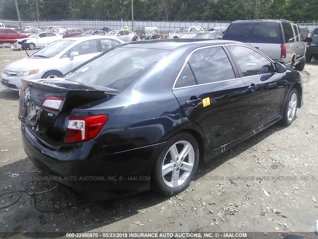 4T1BF1FK4DU275192 - 2013 TOYOTA CAMRY L/SE/LE/XLE 深蓝色 照片 4