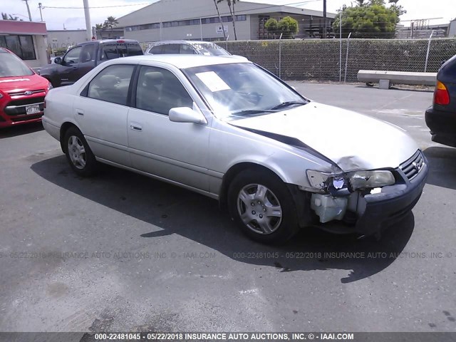JT2BG22KX10577367 - 2001 TOYOTA CAMRY CE/LE/XLE SILVER photo 1