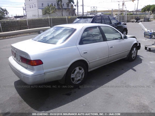 JT2BG22KX10577367 - 2001 TOYOTA CAMRY CE/LE/XLE SILVER photo 4