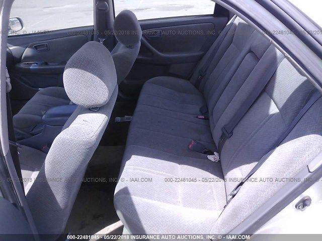 JT2BG22KX10577367 - 2001 TOYOTA CAMRY CE/LE/XLE SILVER photo 8