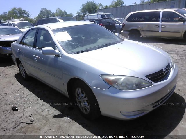 4T1BF30K34U567565 - 2004 TOYOTA CAMRY LE/XLE/SE 银色 照片 1