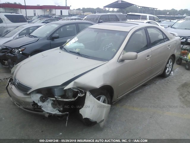 4T1BF30K82U023964 - 2002 TOYOTA CAMRY LE/XLE/SE ბეჟი ფოტო 2