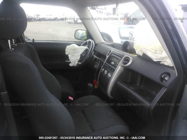 JTLKT324440169255 - 2004 TOYOTA SCION XB BLUE photo 5