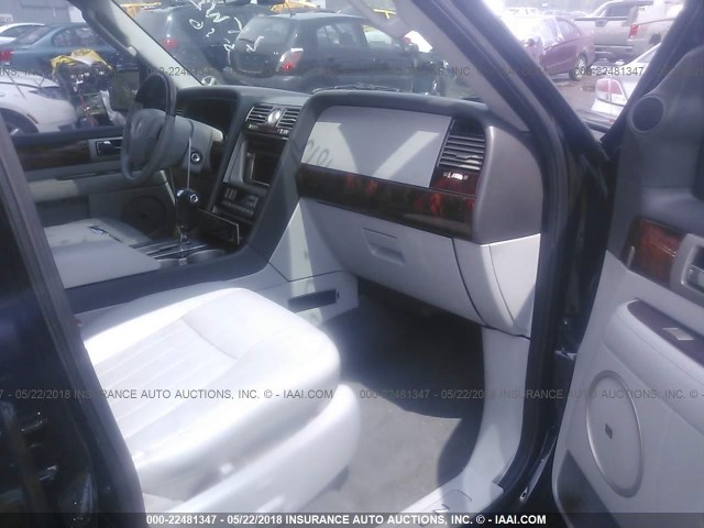 5LMFU28566LJ05961 - 2006 LINCOLN NAVIGATOR BLACK photo 5