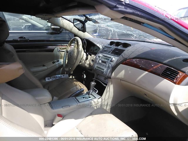 4T1FA38P16U104973 - 2006 TOYOTA CAMRY SOLARA SE/SLE წითელი ფოტო 5