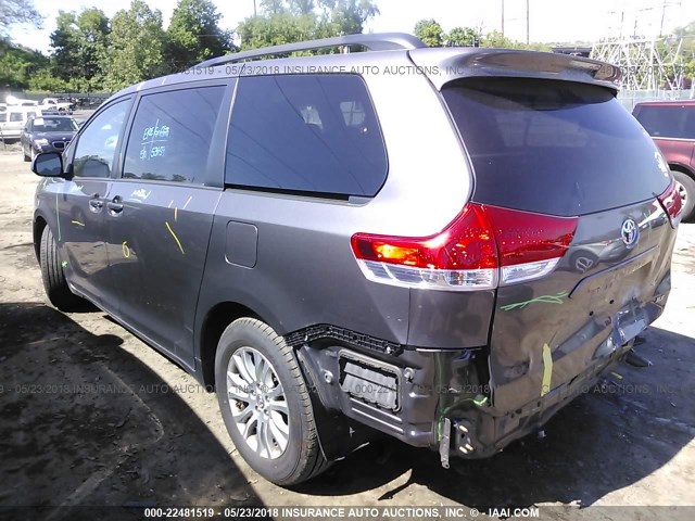 5TDYK3DC7BS151890 - 2011 TOYOTA SIENNA XLE/LIMITED GRAY photo 3