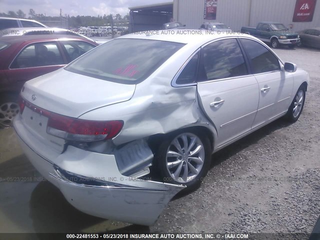 KMHFC46FX8A304250 - 2008 HYUNDAI AZERA SE/LIMITED WHITE photo 4