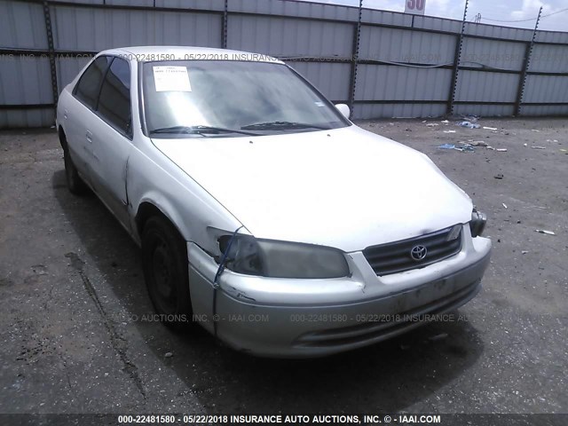 JT2BF22KX10313276 - 2001 TOYOTA CAMRY CE/LE/XLE თეთრი ფოტო 1
