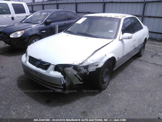 JT2BF22KX10313276 - 2001 TOYOTA CAMRY CE/LE/XLE თეთრი ფოტო 2