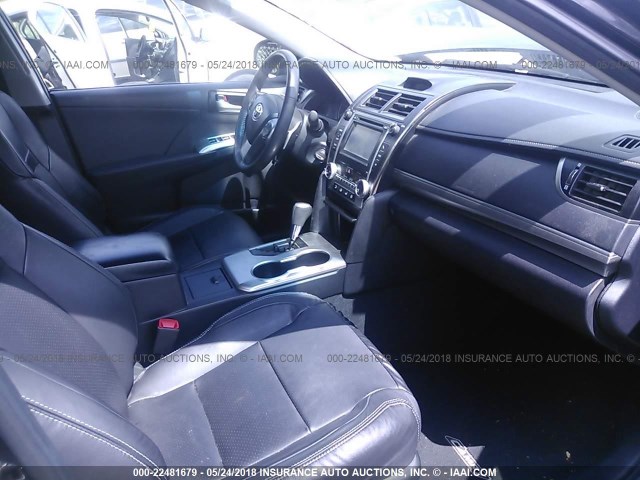 4T1BF1FK4DU666455 - 2013 TOYOTA CAMRY L/SE/LE/XLE 黑色 照片 5