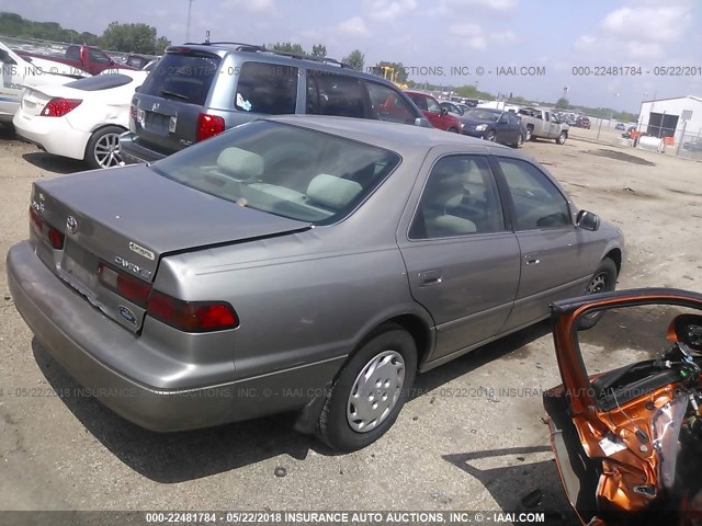 JT2BG22K5X0317080 - 1999 TOYOTA CAMRY LE/XLE GOLD photo 4