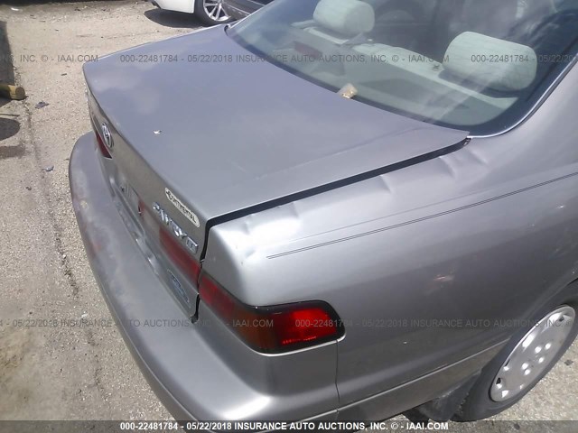 JT2BG22K5X0317080 - 1999 TOYOTA CAMRY LE/XLE GOLD photo 6
